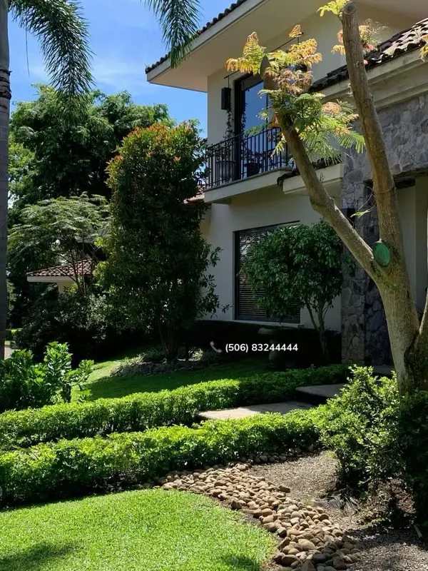 ONE FLOOR HOUSE FOR SALE IN ESCAZÚ