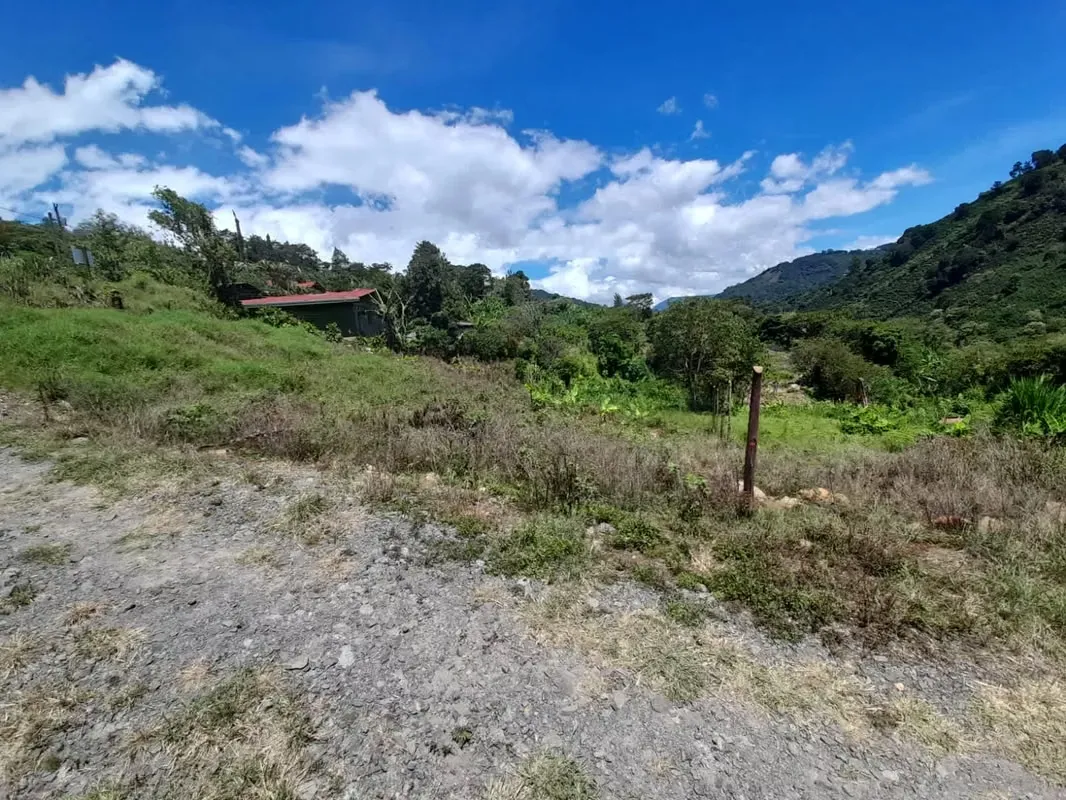 Se vende lote de 622 m² camino a Copey de Dota, con hermosa vista