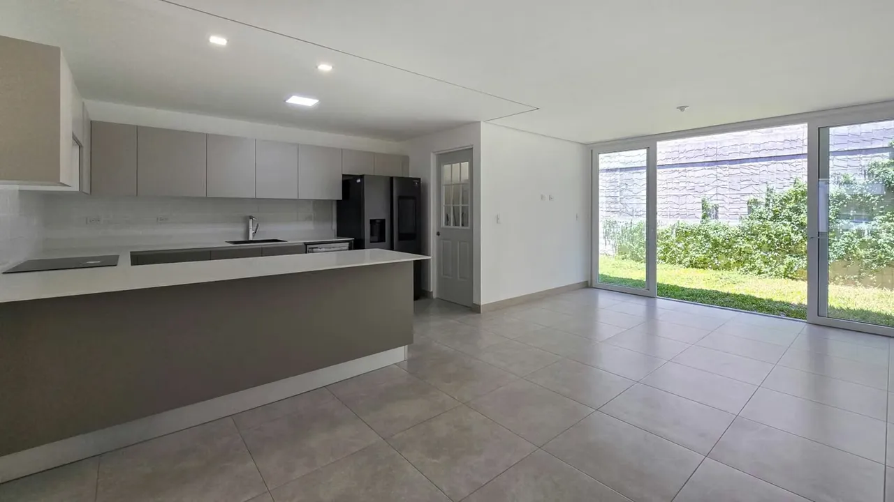 MODERN HOUSE FOR RENT IN ESCAZÚ