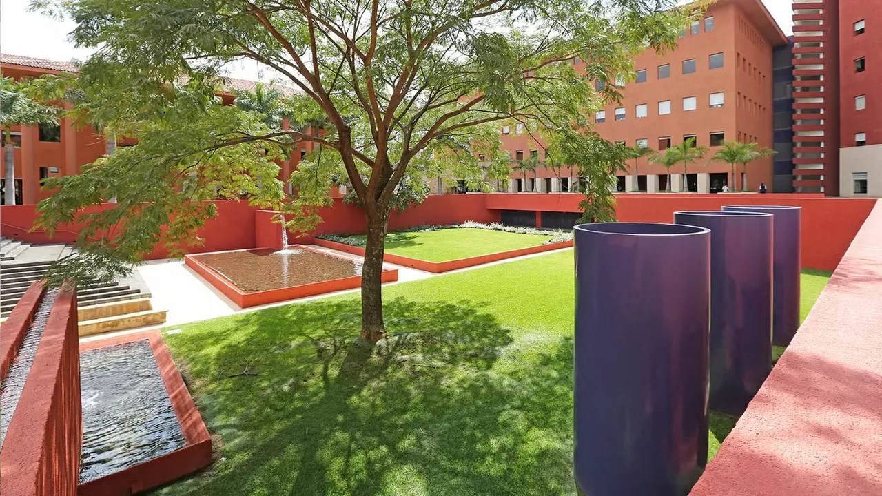 Se alquilan oficinas en Centro Corporativo Plaza Roble, el cual consta de 6 edificios, con más de 30.000 m² de área arrendable, 1.100 m² de huella y con 1 parqueo por cada 28 m² ... — photo 5