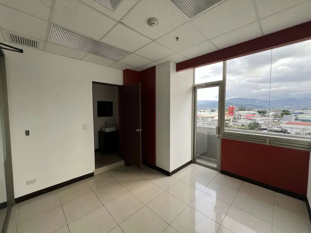 OFFICES FOR RENT IN A BUILDING WITH STRATEGIC LOCATION (ZAPOTE, SAN JOSE) — photo 5