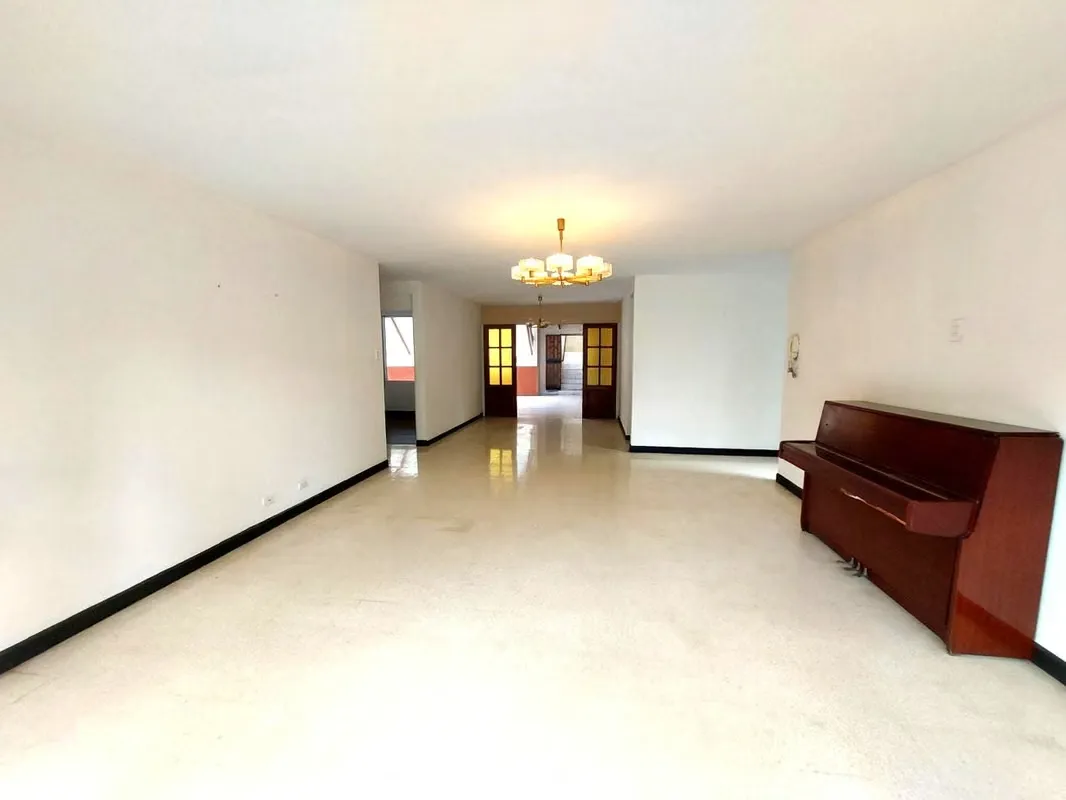Discover this stunning property with 501m² of land and a spacious layout designed to provide comfort and tranquility. Located in a safe and peaceful neighborhood, this single-level ... — photo 2