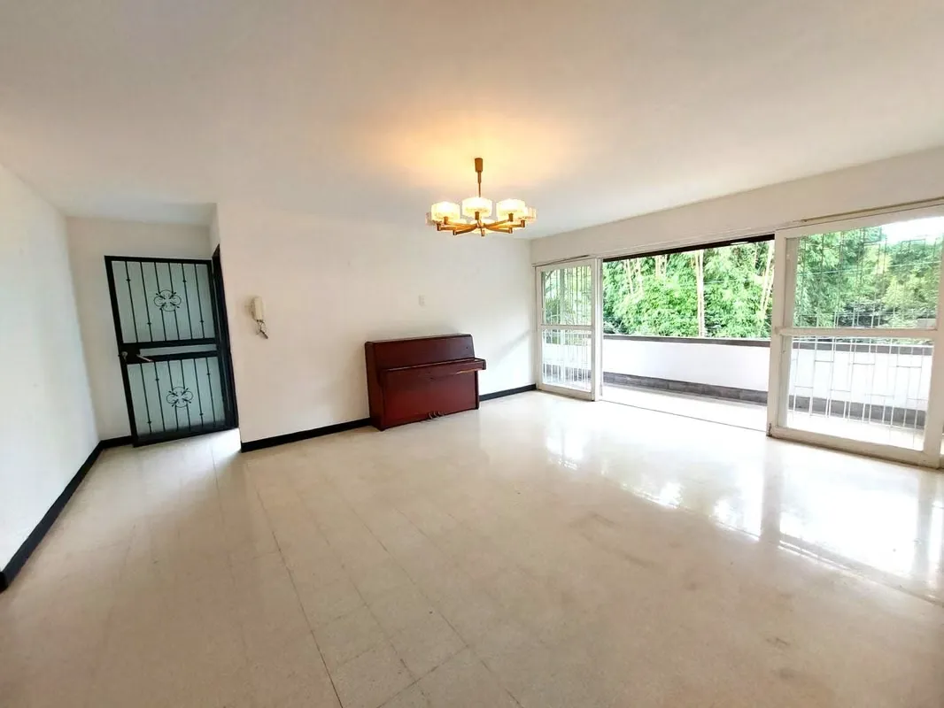 Discover this stunning property with 501m² of land and a spacious layout designed to provide comfort and tranquility. Located in a safe and peaceful neighborhood, this single-level ... — photo 4