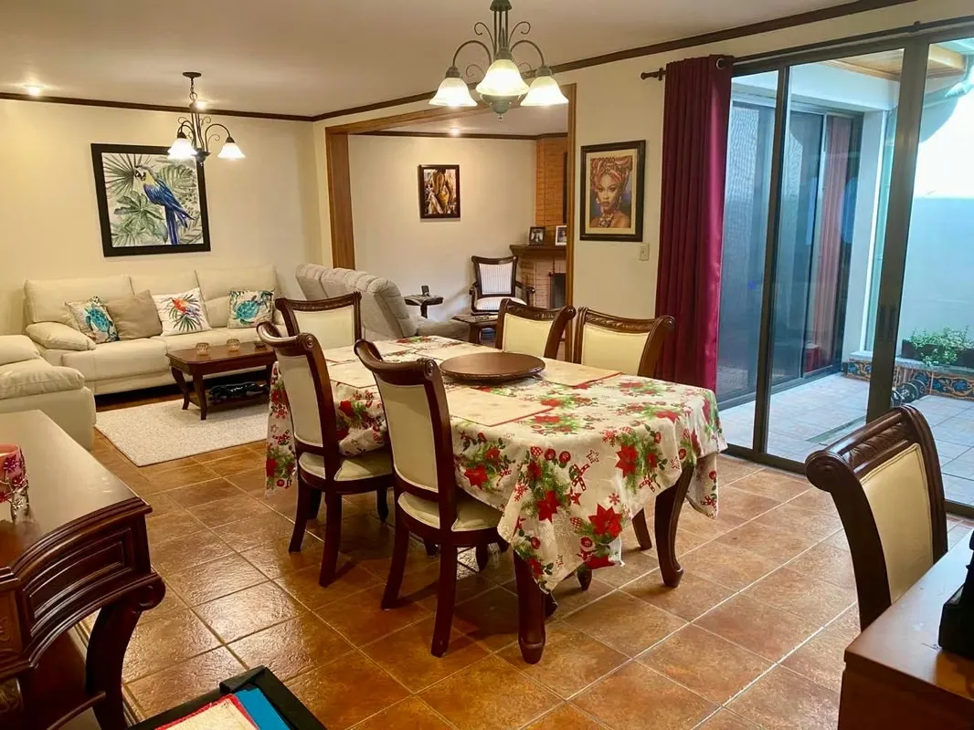 Beautiful house for sale in Barrio Freses, Curridabat.