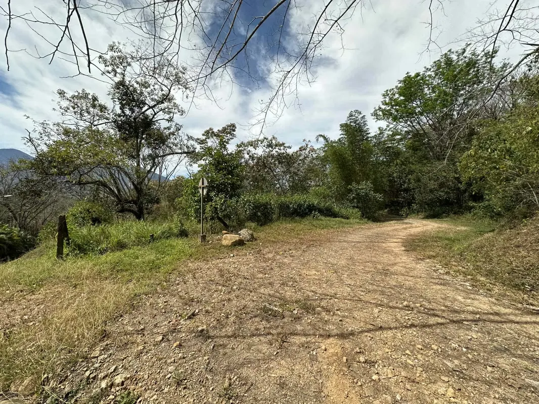 VENTA Lote de 5632m2 en Turrubares