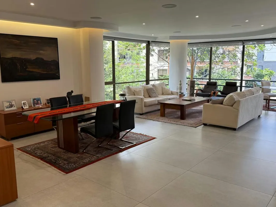 Apartamento en Alquiler – Totalmente Renovado y de Amplios Espacios