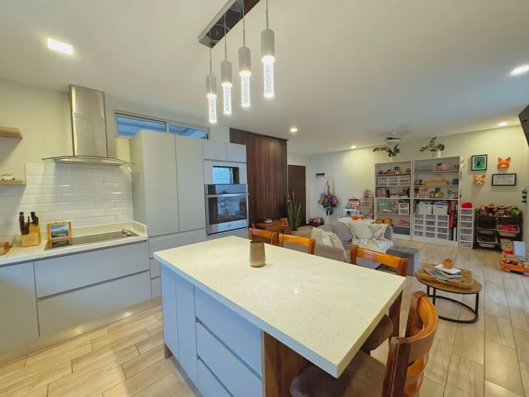 HOUSE FOR SALE IN GATED COMMUNITY – POZOS, SANTA ANA