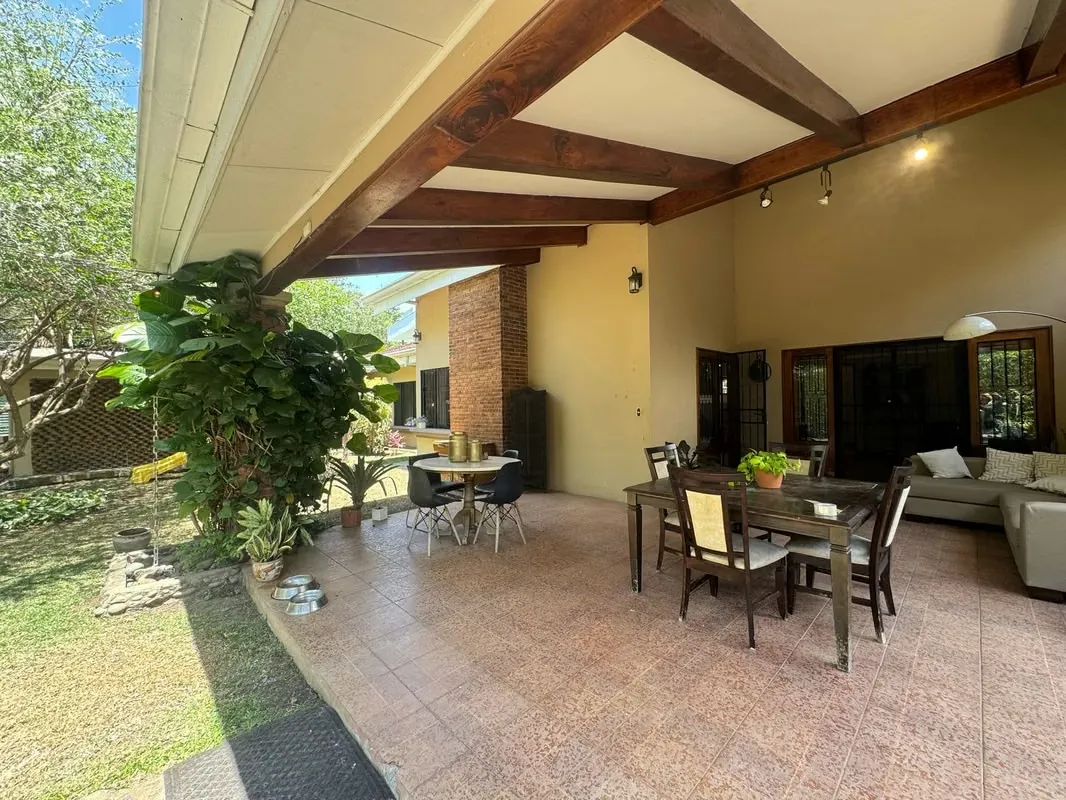 Casa en Venta Idependiente en Escazu