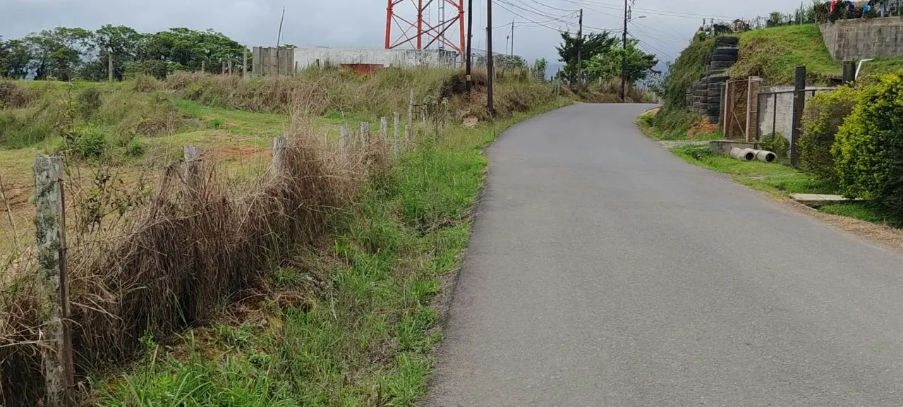 La Cangreja de El Guarco, se alquila predio a la entrada a La Estrella, sobre el cruce en la Interamericana. Acceso electricidad, agua potable e internet de banda ancha. — photo 2