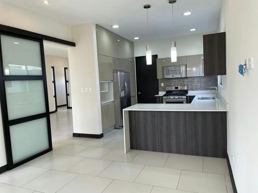 HOUSE FOR RENT IN SANTA ANA
