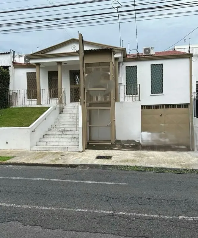 Se renta preciosa casa ubicada en Rohrmoser, cercana al Colegio Británico, Hoteles, Restaurantes, Colegio Humbolt y demás sitios de ...