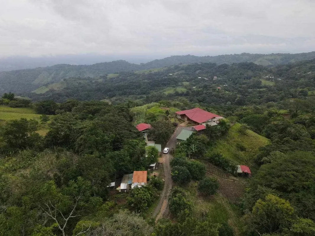 Casa de lujo en Puriscal construida con pino americano curado