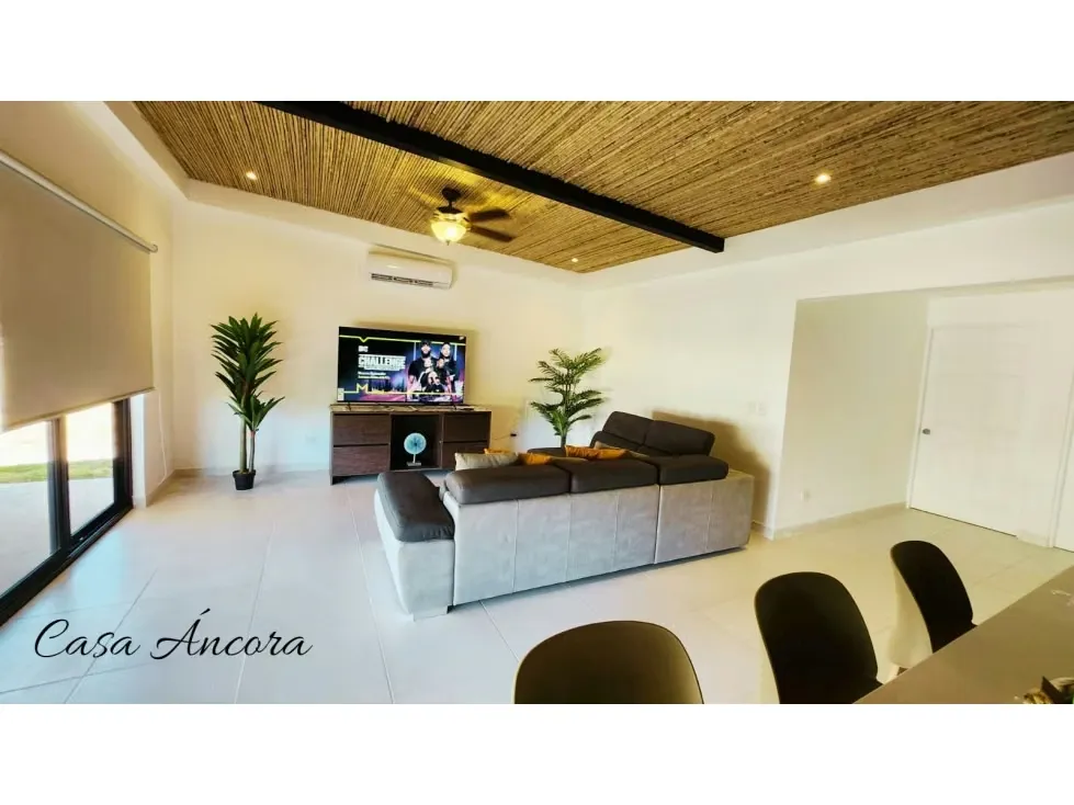 Discover the perfect balance between comfort, security, and location in this fully furnished home located in Santa Rosa, just 15 minutes from Tamarindo Beach. — photo 2