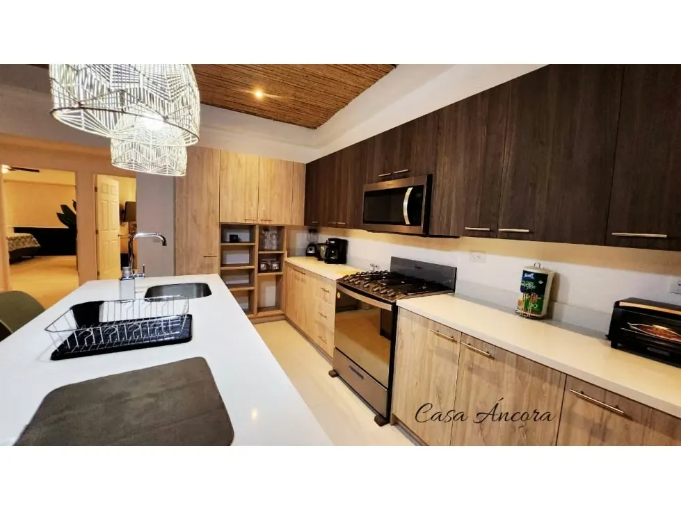 Discover the perfect balance between comfort, security, and location in this fully furnished home located in Santa Rosa, just 15 minutes from Tamarindo Beach. — photo 5