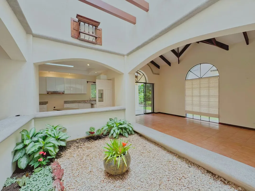 ONE-STORY HOUSE FOR SALE IN VALLE DEL SOL