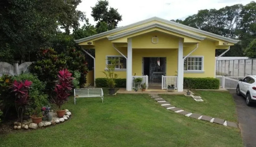 FOR SALE: BEAUTIFUL HOUSE IN TURRUCARES, ALAJUELA – 3BR / 3.5BA – LOT 1,353 m² – CONSTRUCTION 280 m²