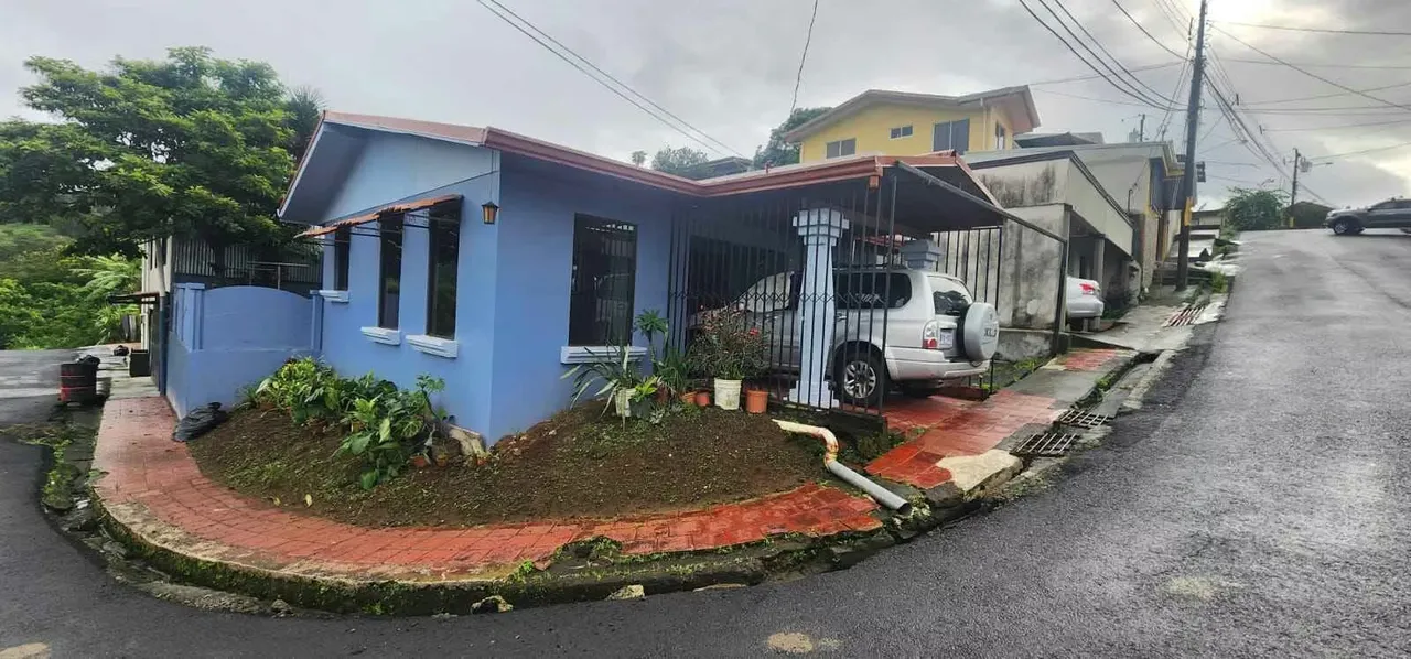 Casa en venta a 5 minutos de Naranjo