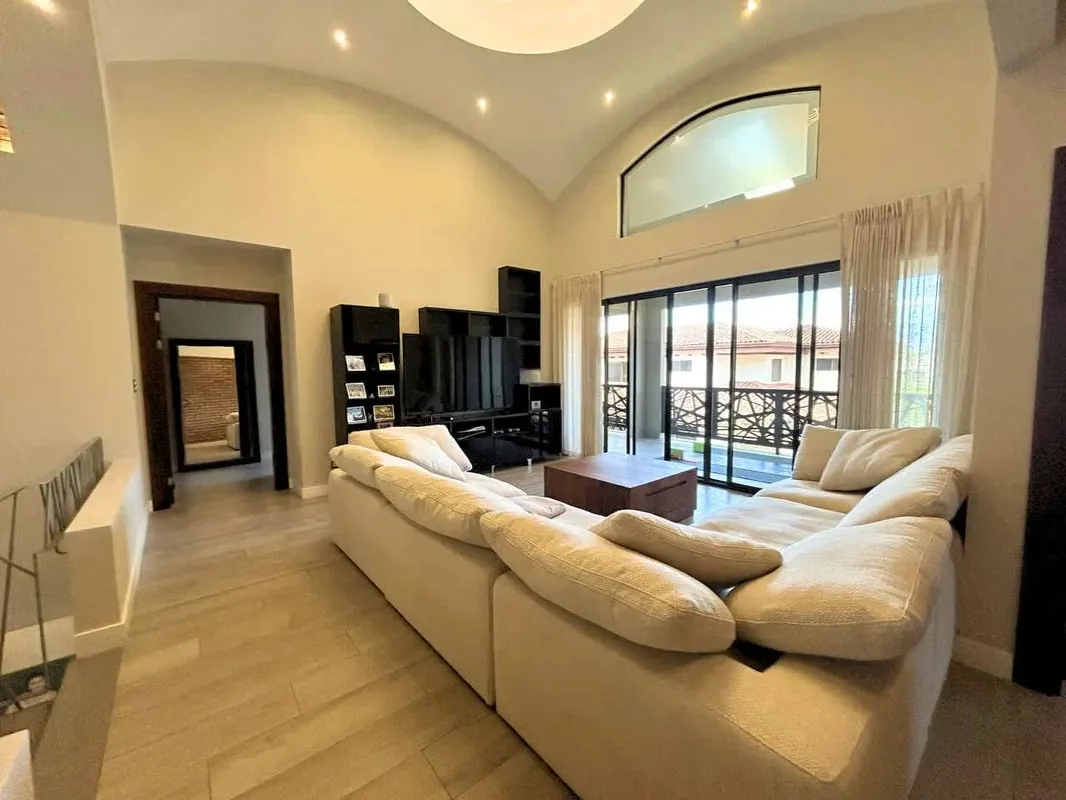 HOUSE FOR RENT / SALE – HACIENDA DEL SOL