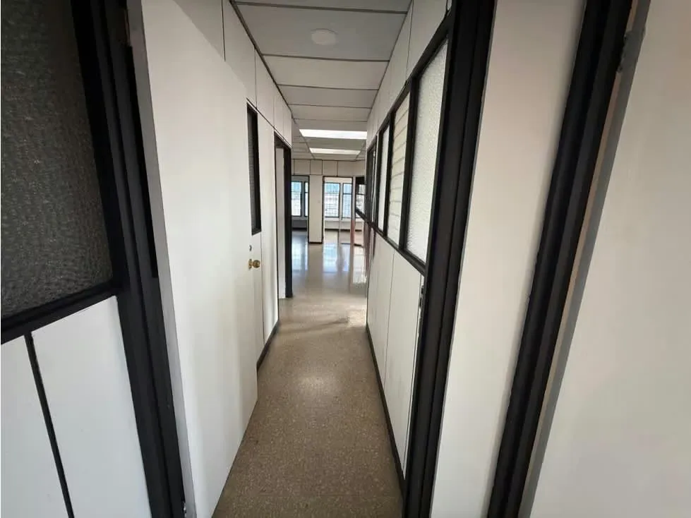 Alquiler de oficinas amplias en el centro de San José — photo 4