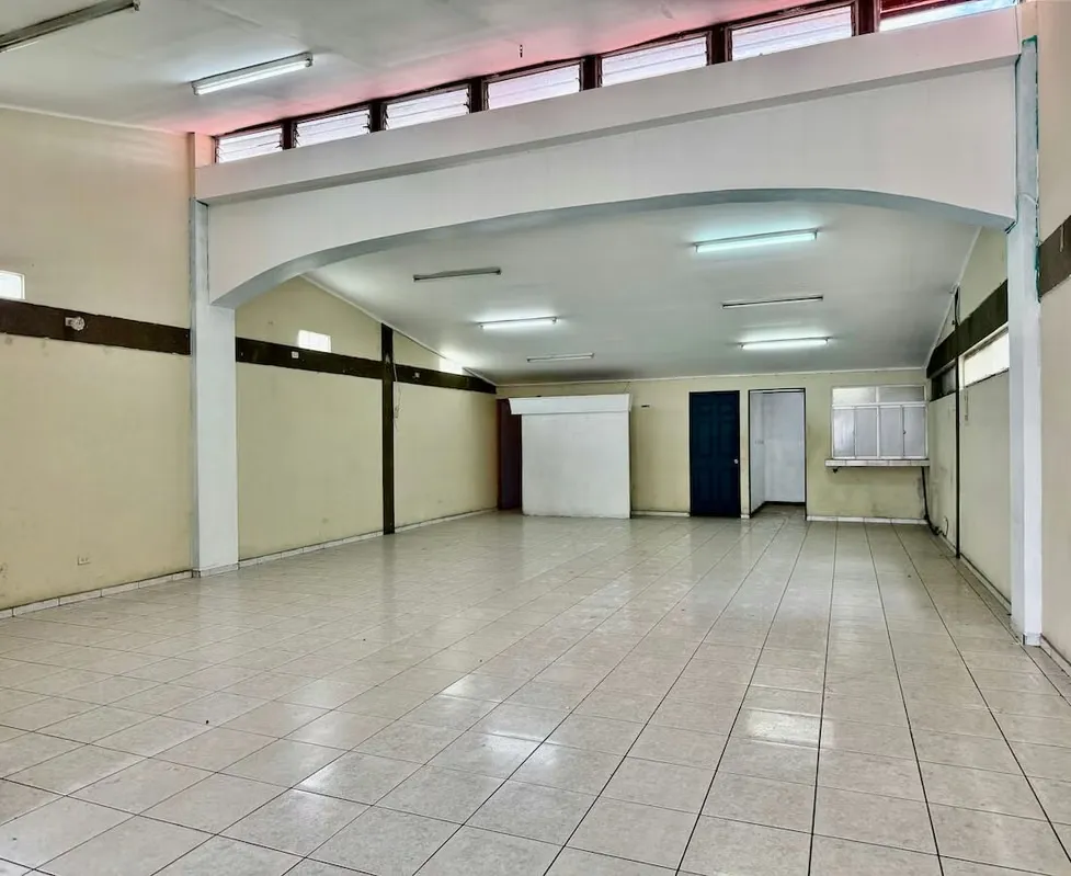 For rent comercial office in center Curridabat