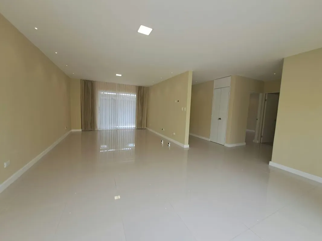 House for Sale - Commercial and Housing Use Los Yoses San José — photo 2