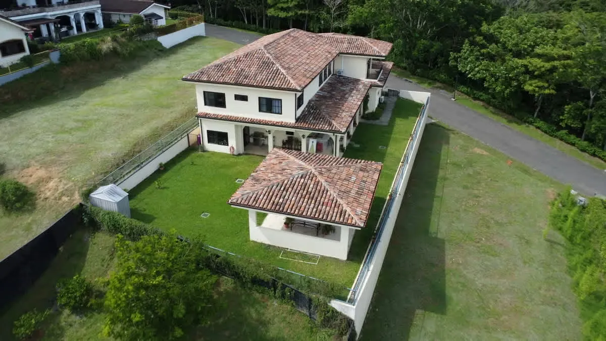 For SALE! Exclusive Luxury Residence in Gated Community – Brasil de Santa Ana