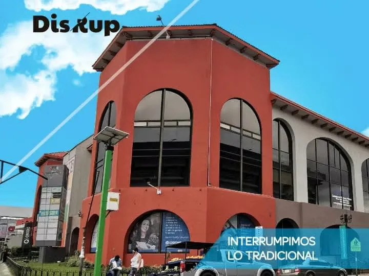 Commercial or office space for rent. Montes de Oca. Plaza San Pedro