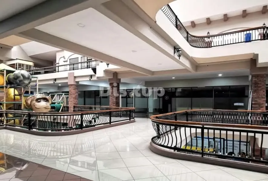 Commercial or office space for rent. Montes de Oca. Plaza San Pedro — photo 4