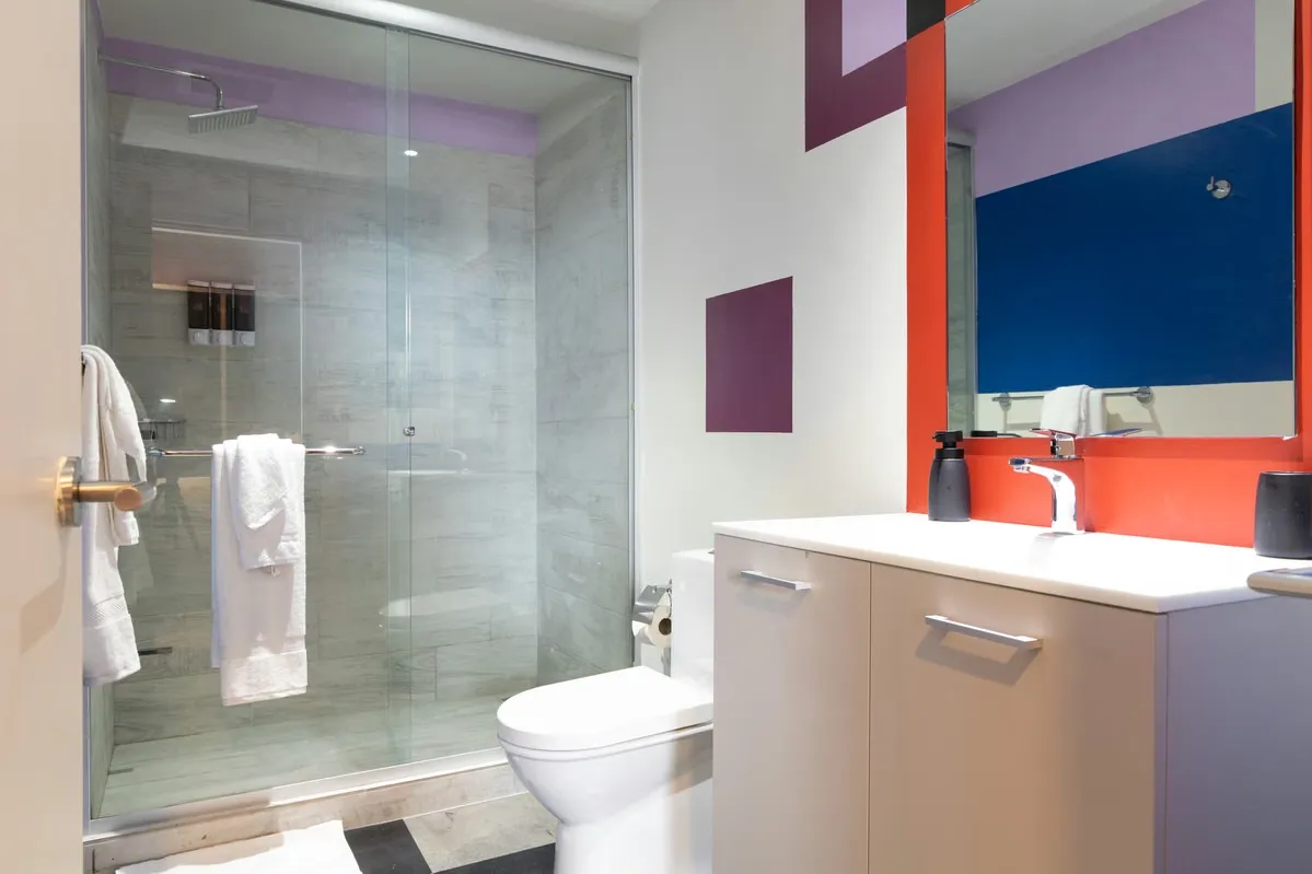Set on the 16th floor of URBN Escalante—one of San José’s most coveted residential towers— this turnkey 68 m² condo features 2 bedrooms, 2 full bathrooms, a fully-equipped ... — photo 2