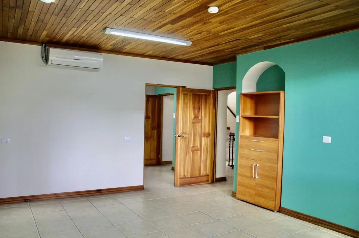 En VENTA edificio de oficinas en Plaza Víquez, San José. — photo 2