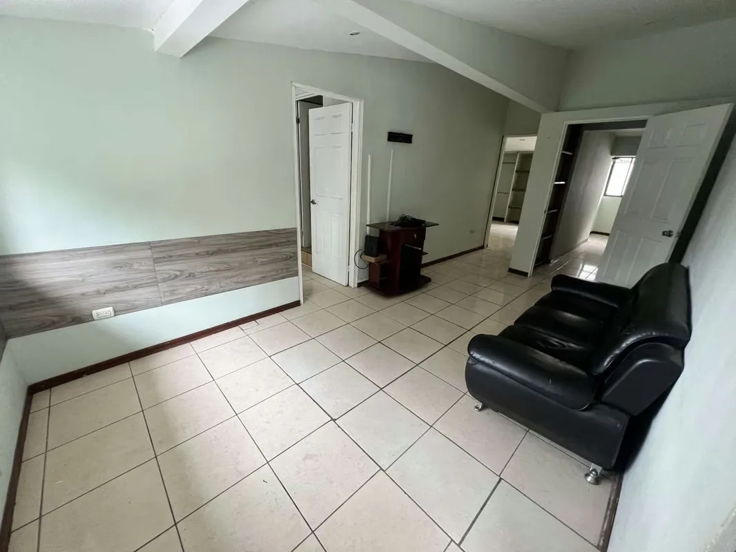 Apartamento de 2 dorm, 2 baños, 2 parq en Río Oro, Santa Ana
