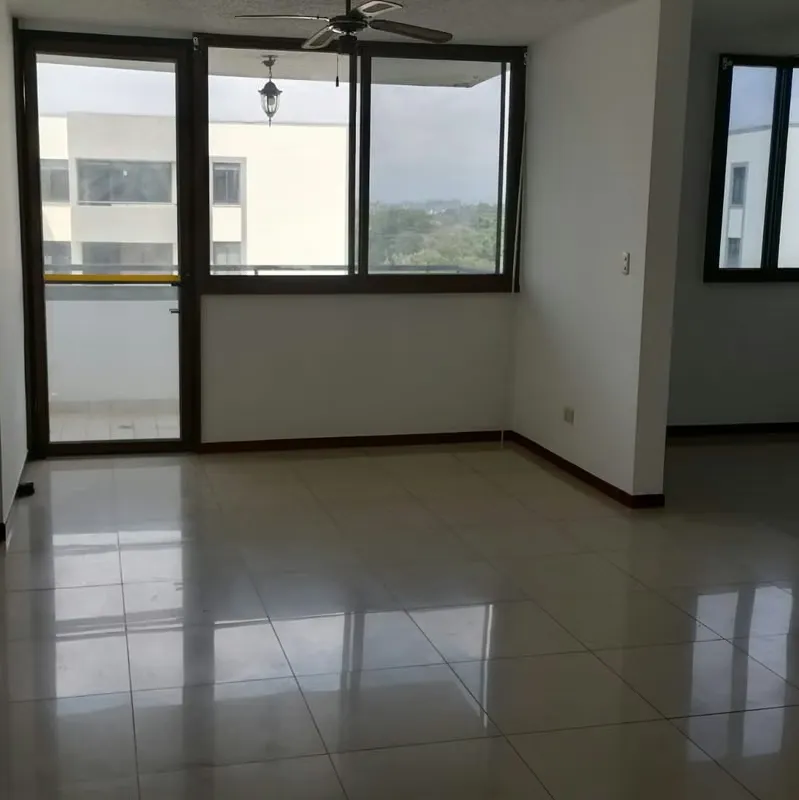 Apartamento ubicado en Condominio Bosque Real, San Rafael de Alajuela.