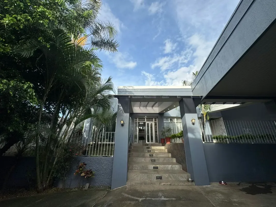HOUSE FOR SALE / RENT IN LOMAS DE CARIARI