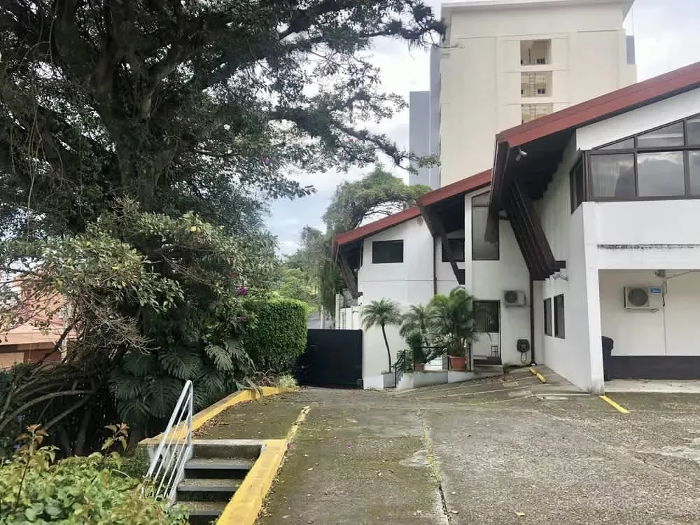 Office building for sale in La Sabana