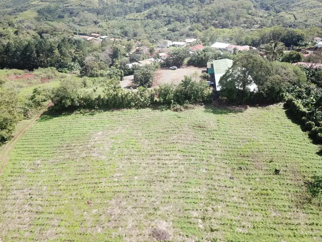 Located in Cataratas, San Ramón, Alajuela. Just 10 minutes from downtown San Ramón. With easy access to major routes.
