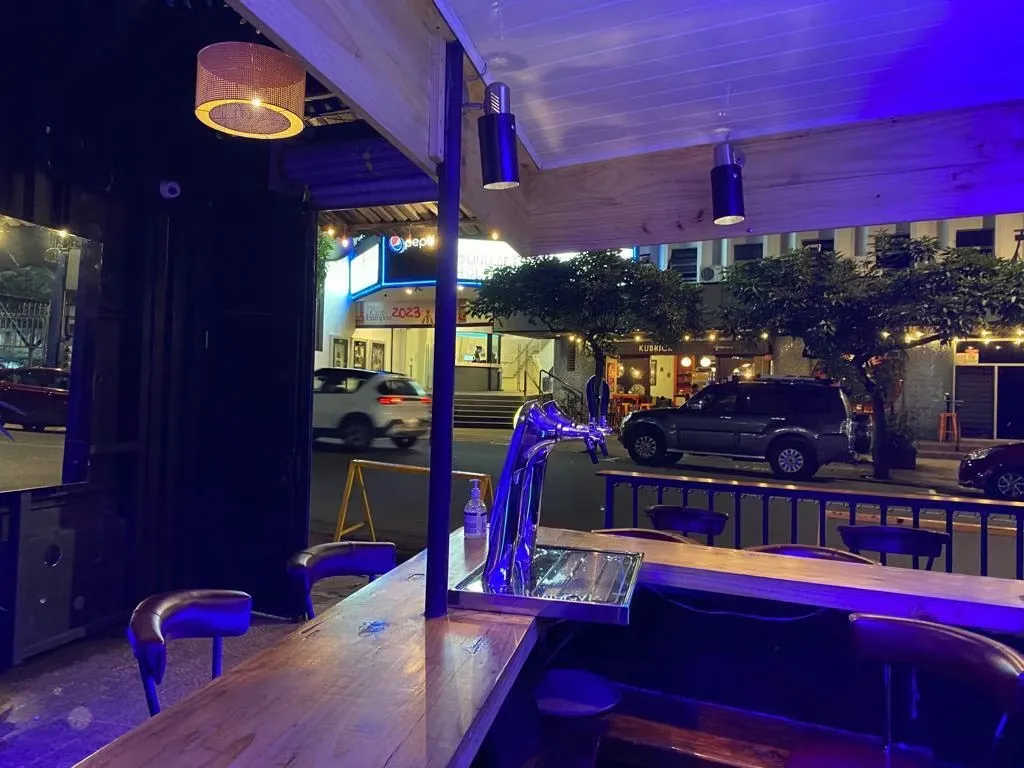 Business for Sale in Ba. Escalante, San José. Turnkey.