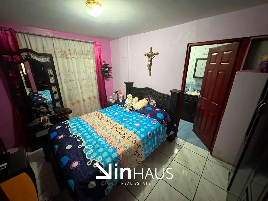 Venta de casa de dos plantas en Concepción de Tres Ríos. En primera planta cuenta con una cochera para dos vehiculos (uno grande y otro pequeño), una bodega, sala-comedor, cocina con ... — photo 5