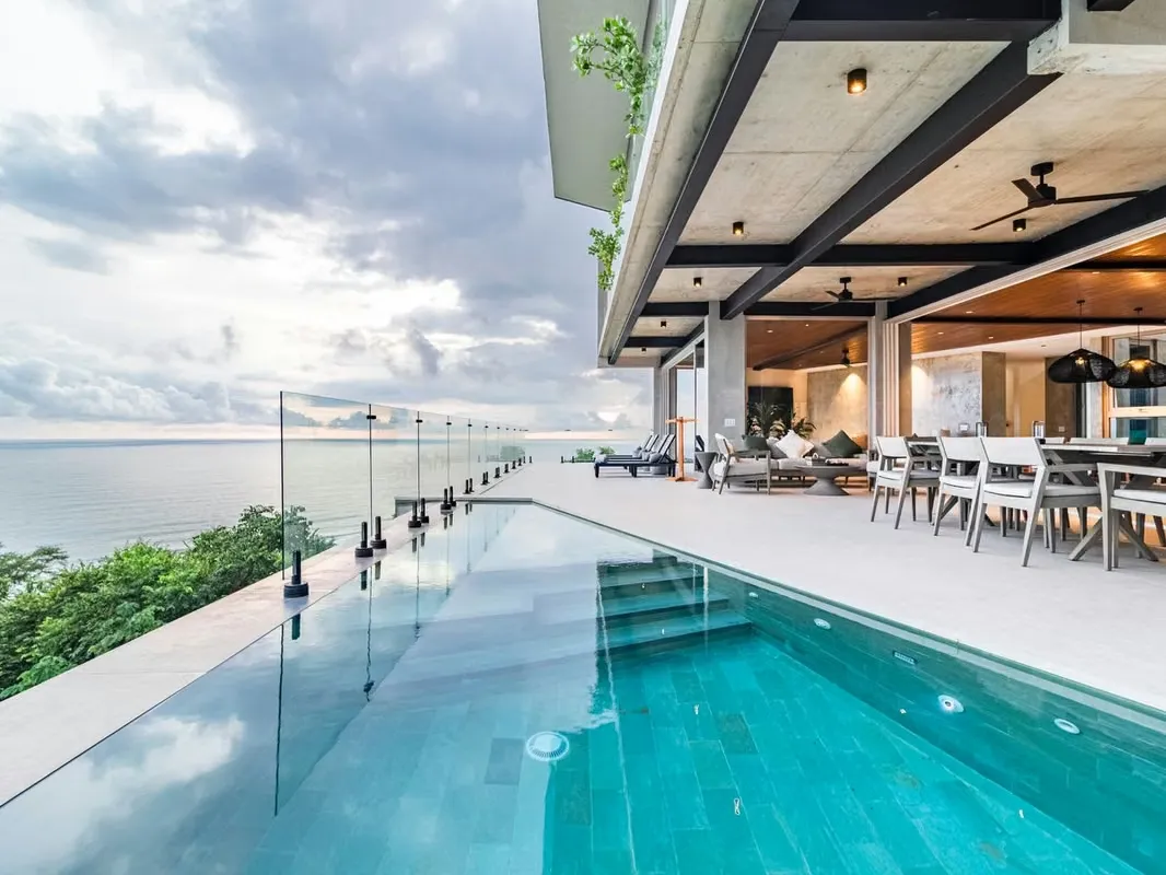 VENTA DE VILLA DE LUJO EN SANTA TERESA CON  VISTA AL MAR