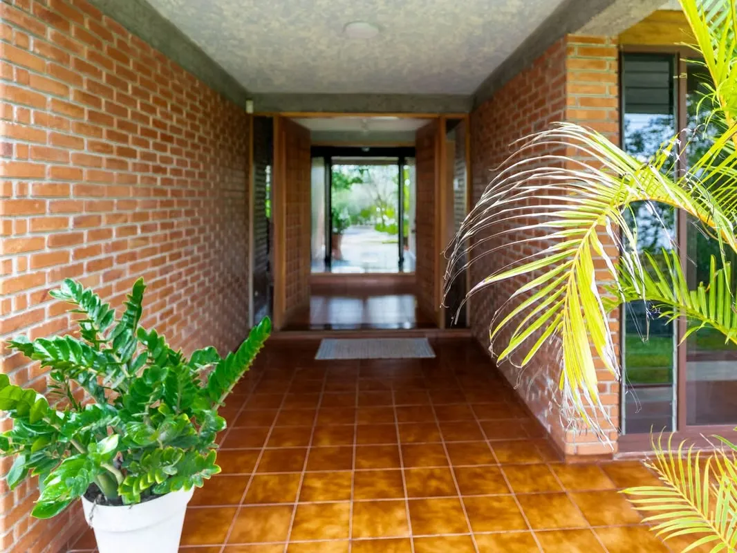 Located in a quiet area near to San José, this charming house offers a retreat surrounded by nature and fruit trees, perfect for ... — photo 3