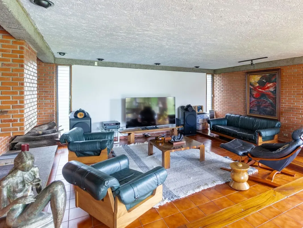 Located in a quiet area near to San José, this charming house offers a retreat surrounded by nature and fruit trees, perfect for ... — photo 4
