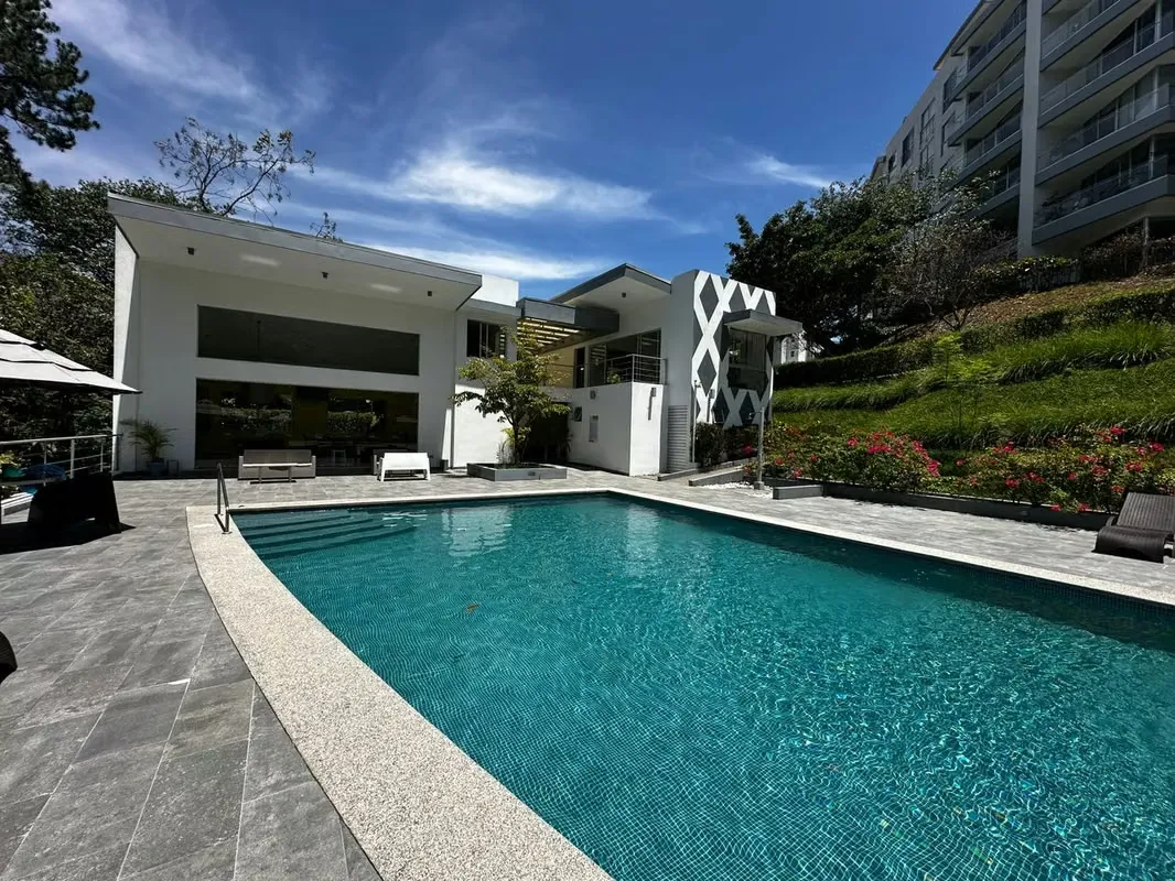 VENTA DE APARTAMENTO EN BOSQUES DE ESCAZÚ CON VISTA