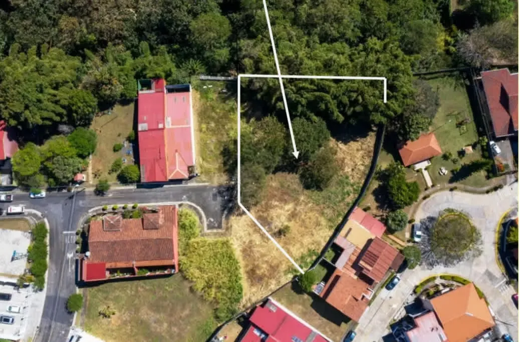 Lote en Residencial para desarrollo en San Pablo de Heredia 1675 m2
