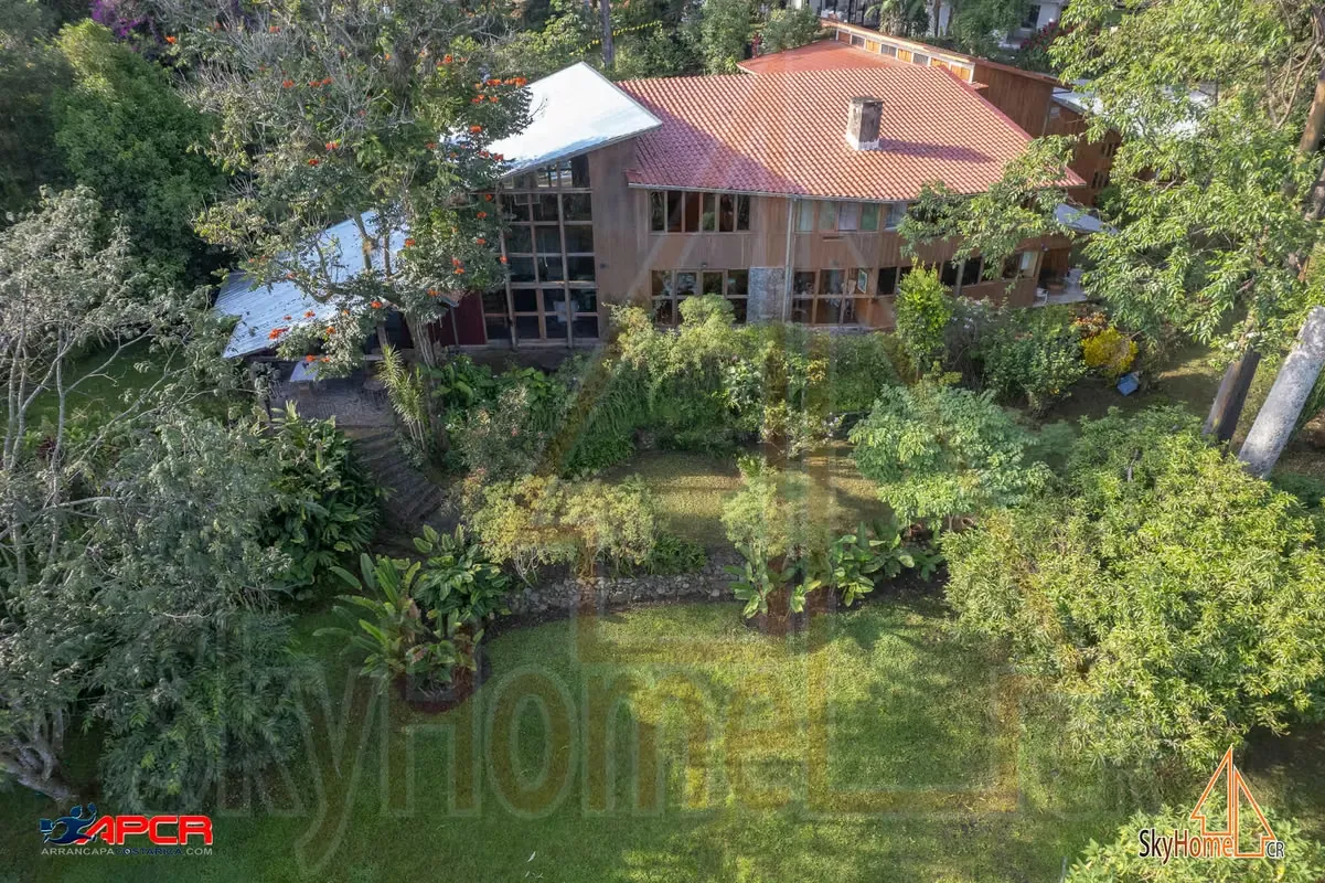 2013 / Charming House for Sale / Jaboncillo, Escazu