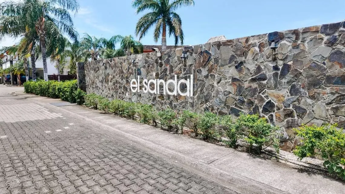 Se vende en Sandal, Tamarindo Propiedad privilegiada cerca de la playa