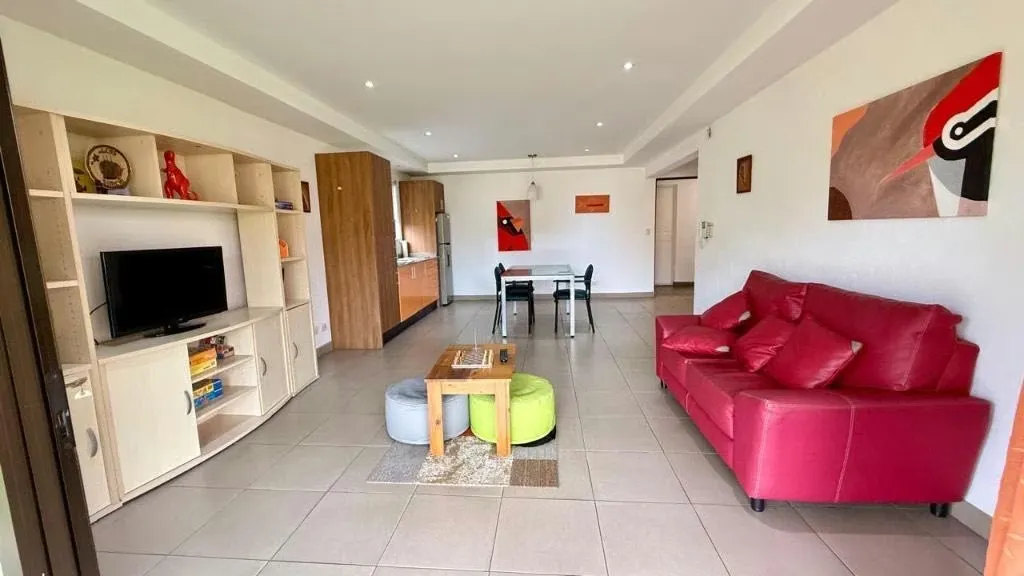 Ubicada en una de las zonas residenciales más exclusivas y estratégicas de Ciudad Cariari, esta propiedad ofrece una combinación excepcional de amplitud, privacidad y versatilidad. ... — photo 5