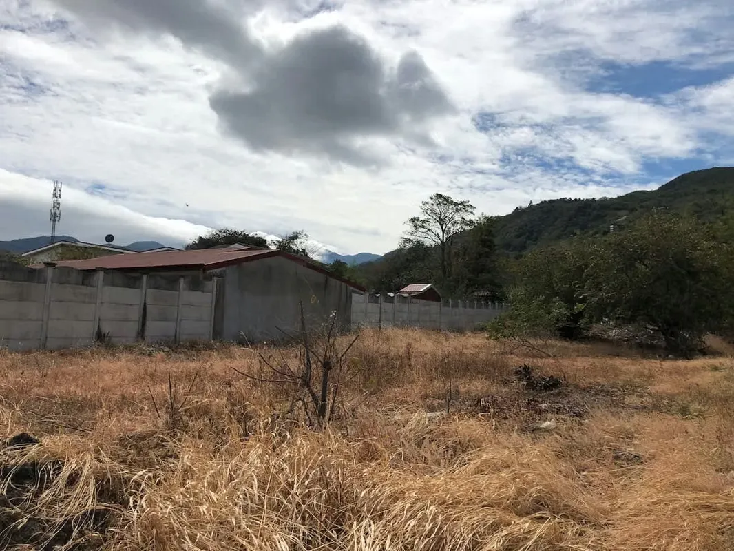 VENTA DE LOTE EN RESIDENCIAL-PIEDADES DE SANTA ANA