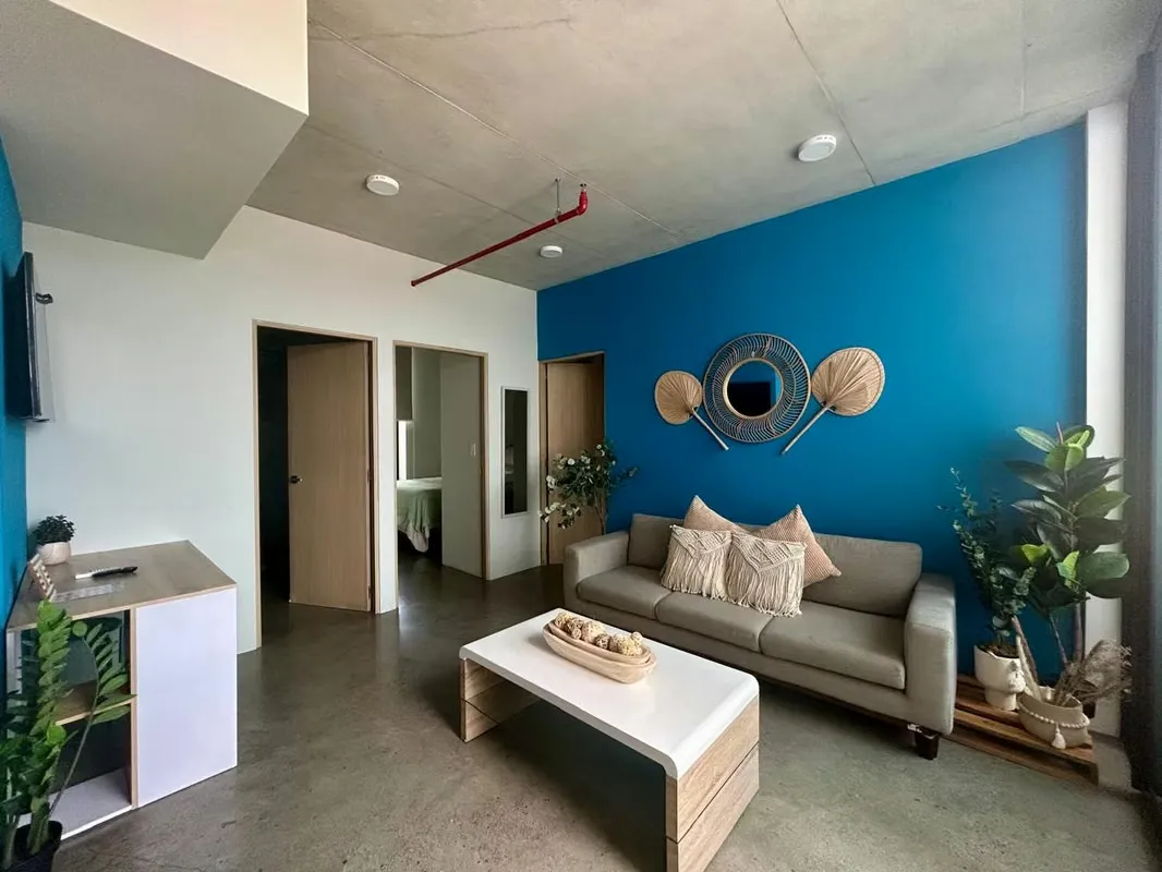 En el corazón de URBN Escalante , este apartamento redefine el estilo de vida urbano con una mezcla perfecta de modernidad y confort. Ubicado en el piso 23, ofrece una vista ...