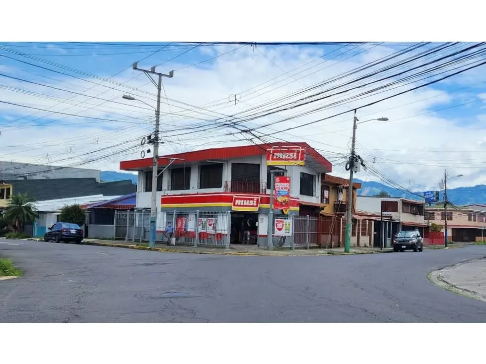 SE ALQUILA AMPLIO LOCAL COMERCIAL UBICADO EN BARRIO EL CARMEN, SAN SEBASTIÁN, SAN JOSÉ. MENSUALIDAD 850 DÓLARES