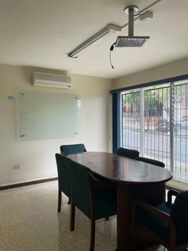 URGE VENDER High Value Property in Los Yoses - Impact Price for Quick Investment — photo 4