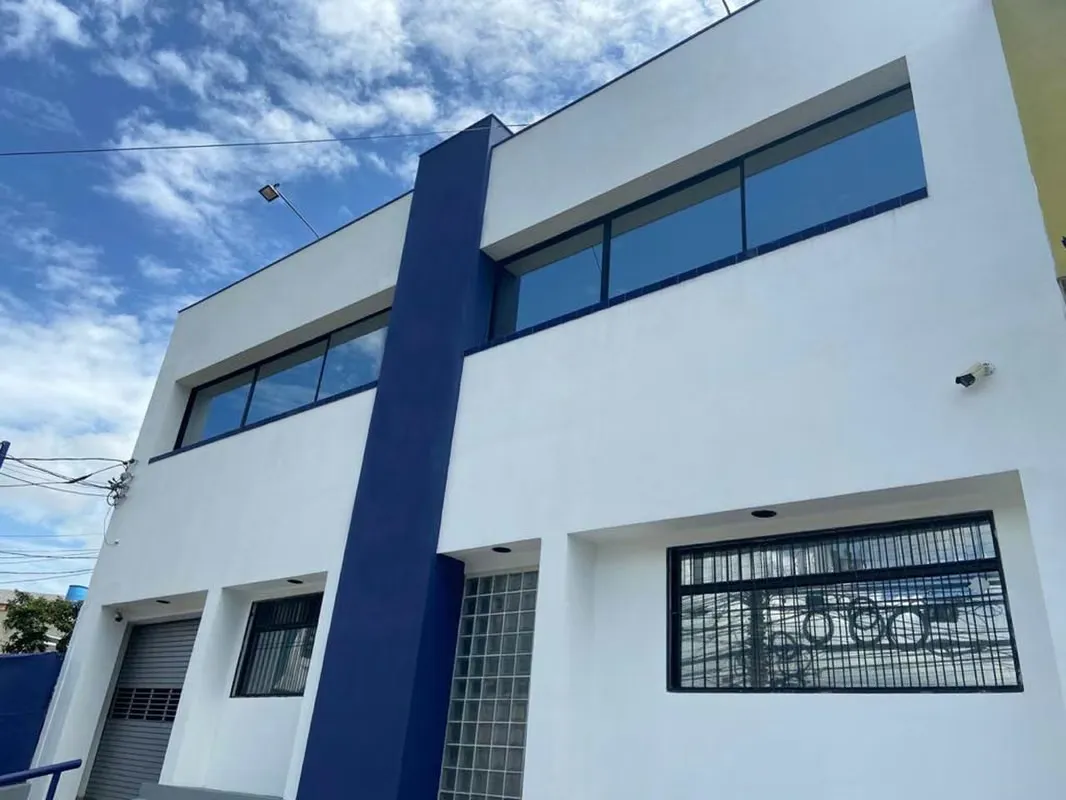 ALQUILER DE EDIFICIO PARA OFICINAS - SABANA OESTE